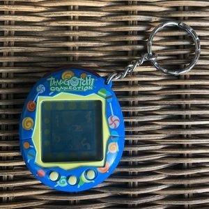 Vintage Tamagotchi Connection v2 Version 2